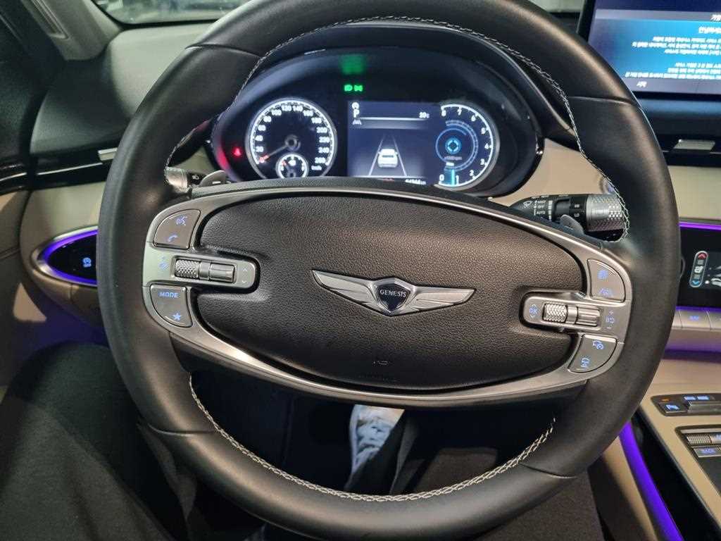 Genesis GV70 - Vista 8