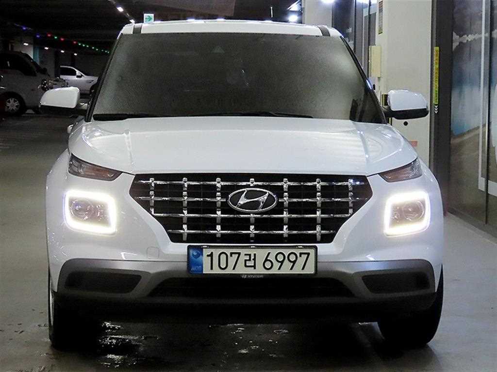 HYUNDAI Venue - Vista 2