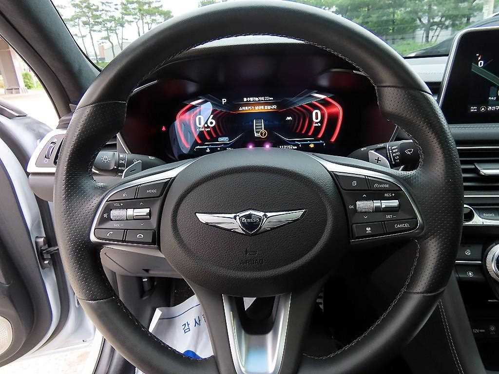 Genesis G70 - Vista 8