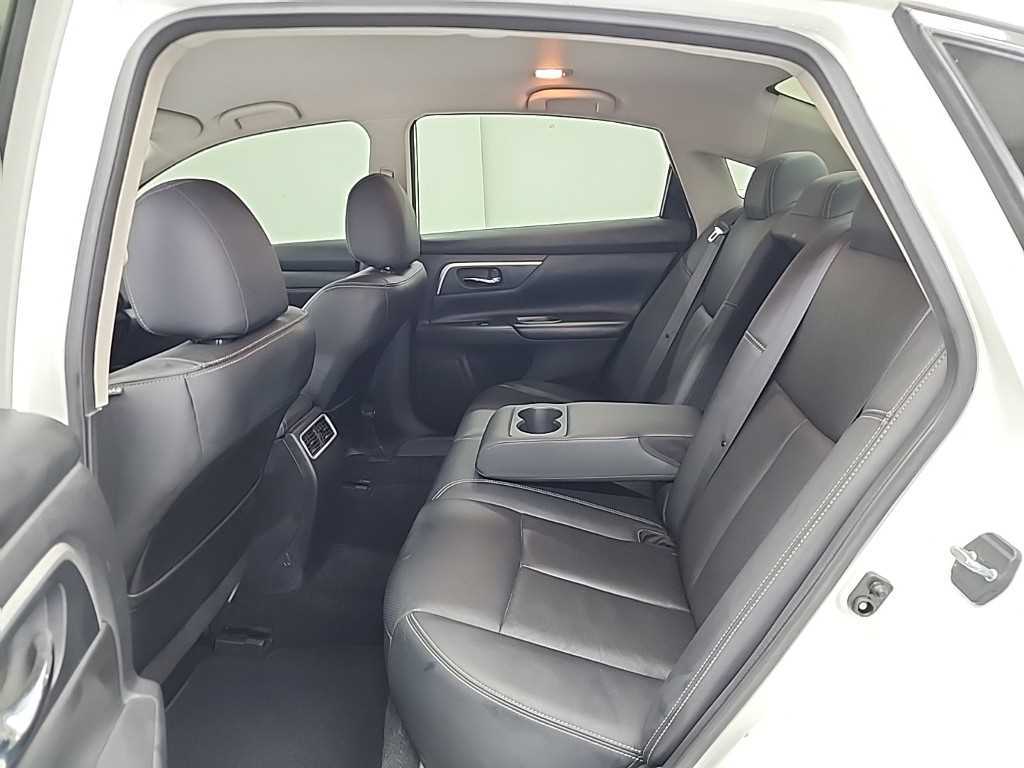 Nissan Altima - Vista 12