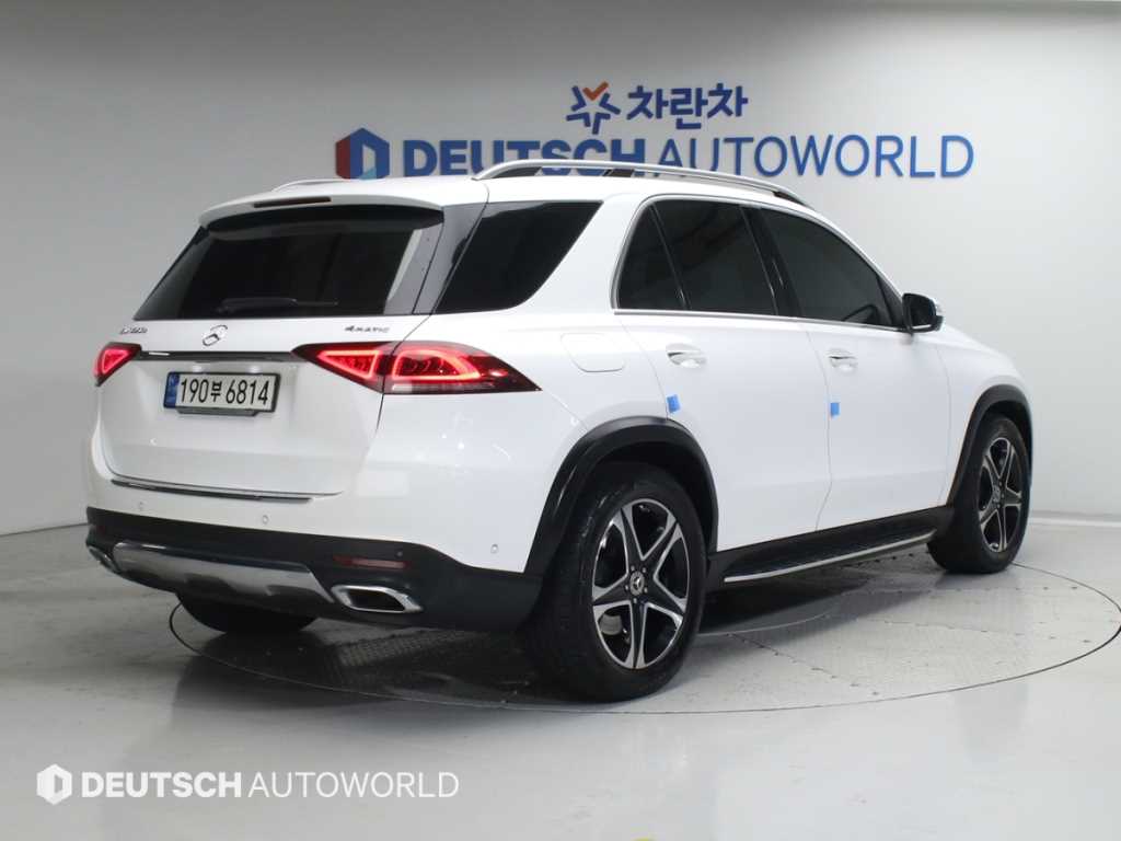 Mercedes Benz GLE Class - Vista 2