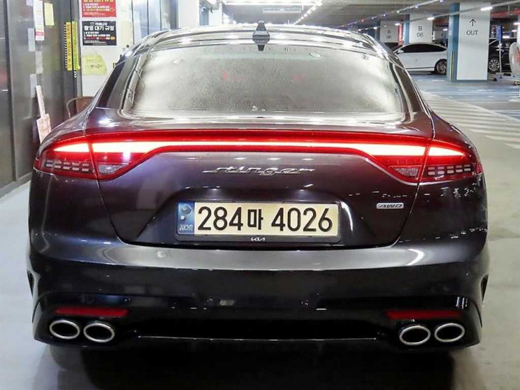 KIA Stinger - Vista 5
