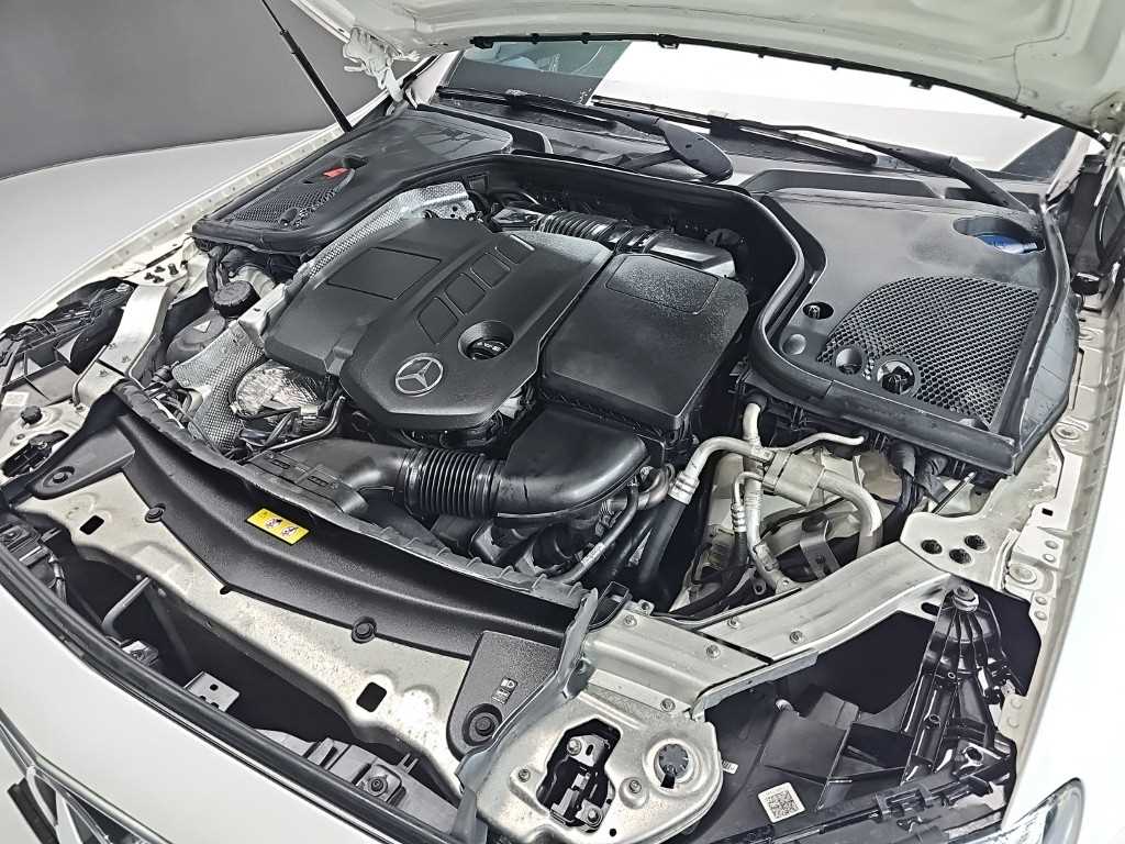 Mercedes Benz E class - Vista 5