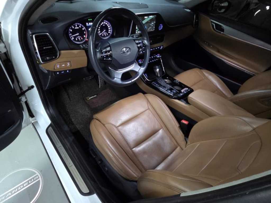 HYUNDAI Grandeur - Vista 10
