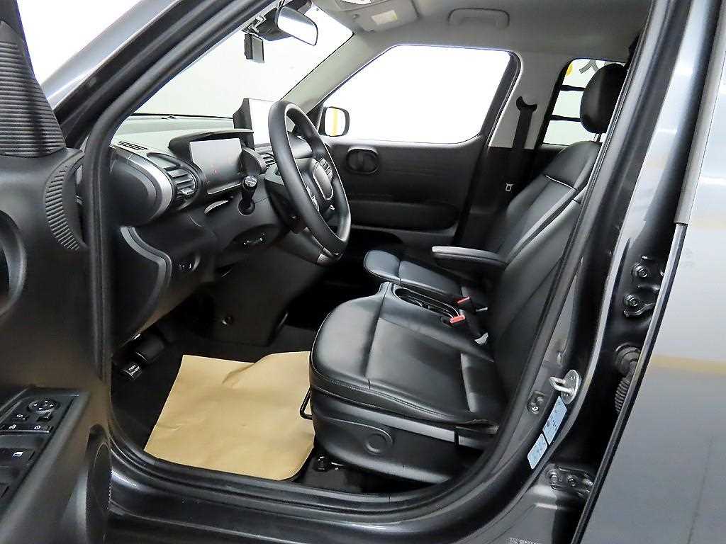 HYUNDAI Casper - Vista 5