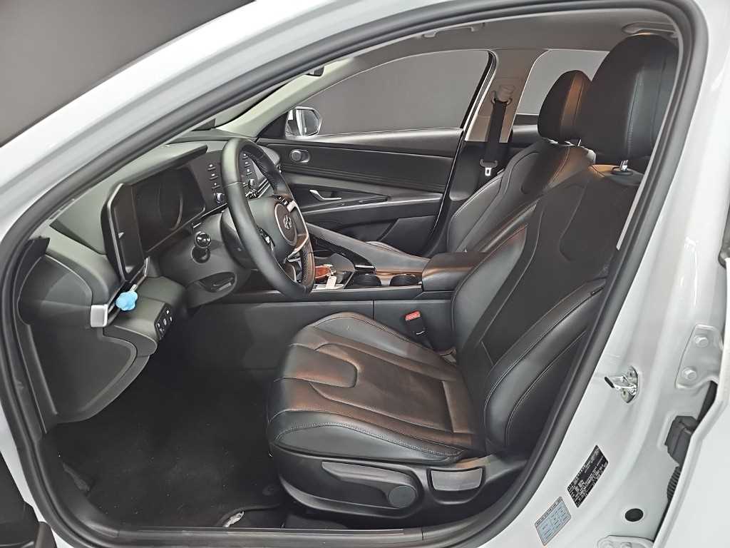 HYUNDAI Avante - Vista 11