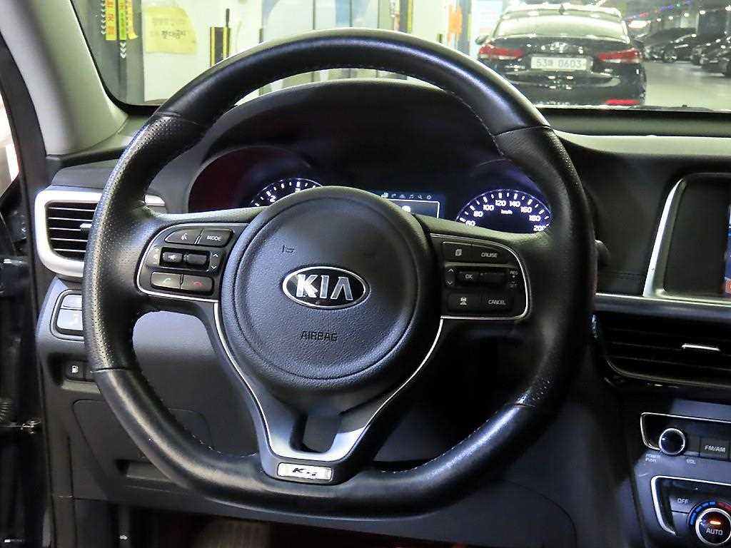 KIA K5 - Vista 8