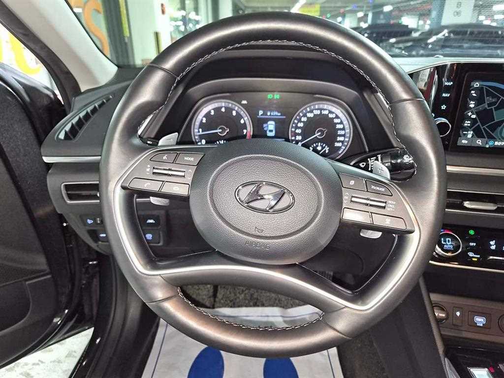 HYUNDAI Sonata - Vista 8