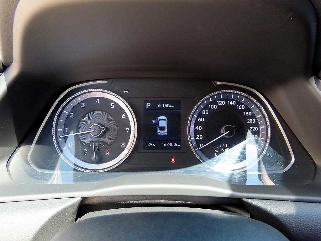 HYUNDAI Sonata - Vista 9