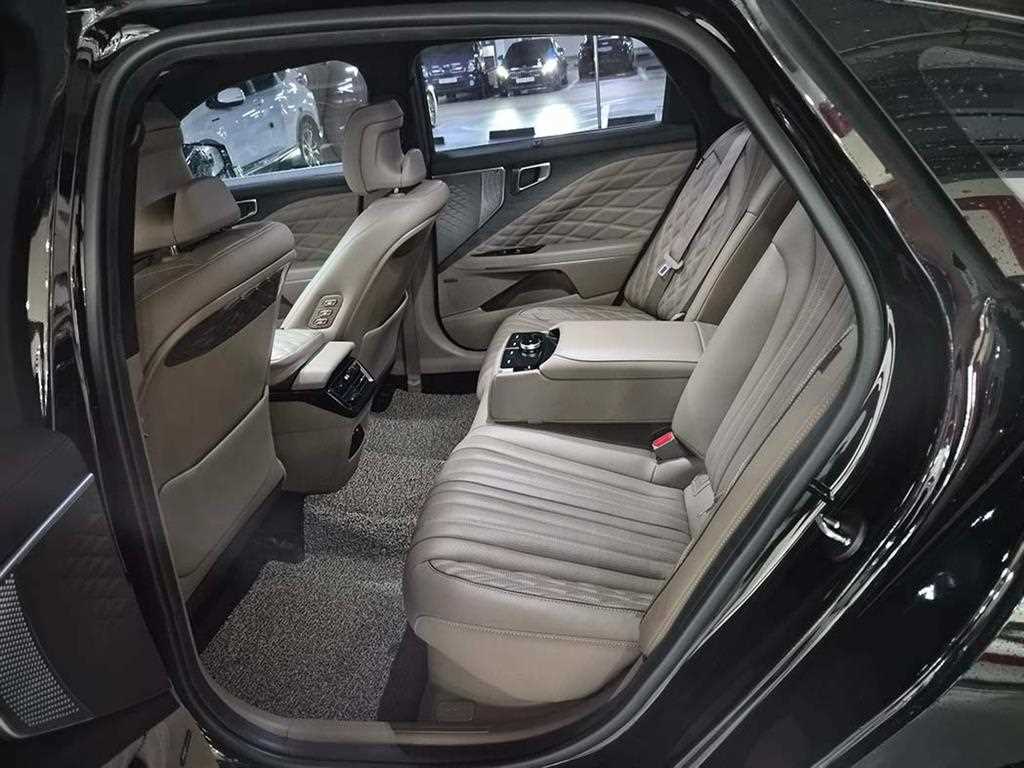 KIA K8 - Vista 7