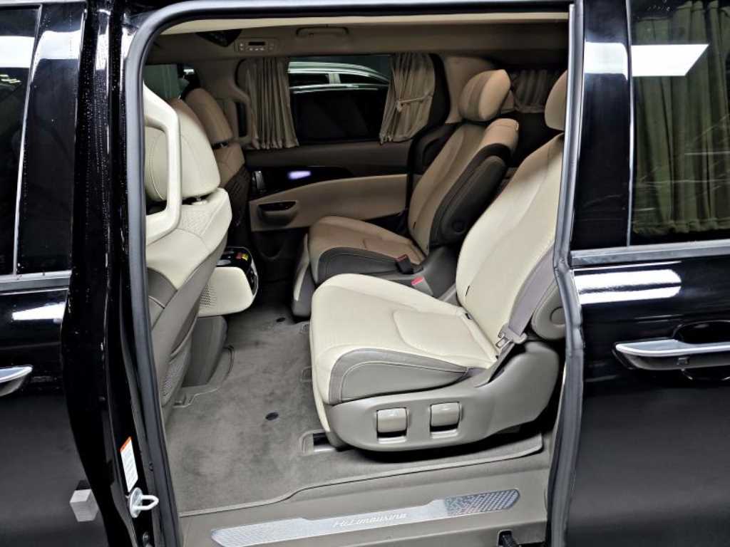 KIA Carnival - Vista 8