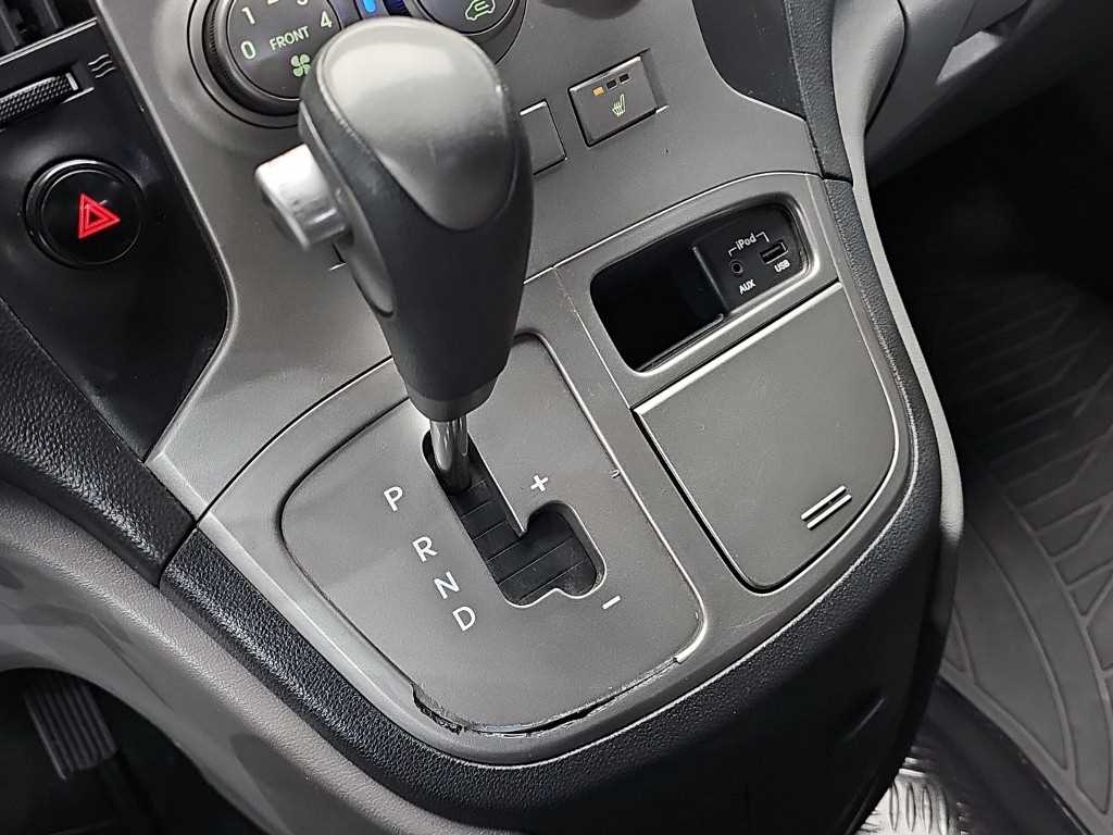 HYUNDAI Starex - Vista 6