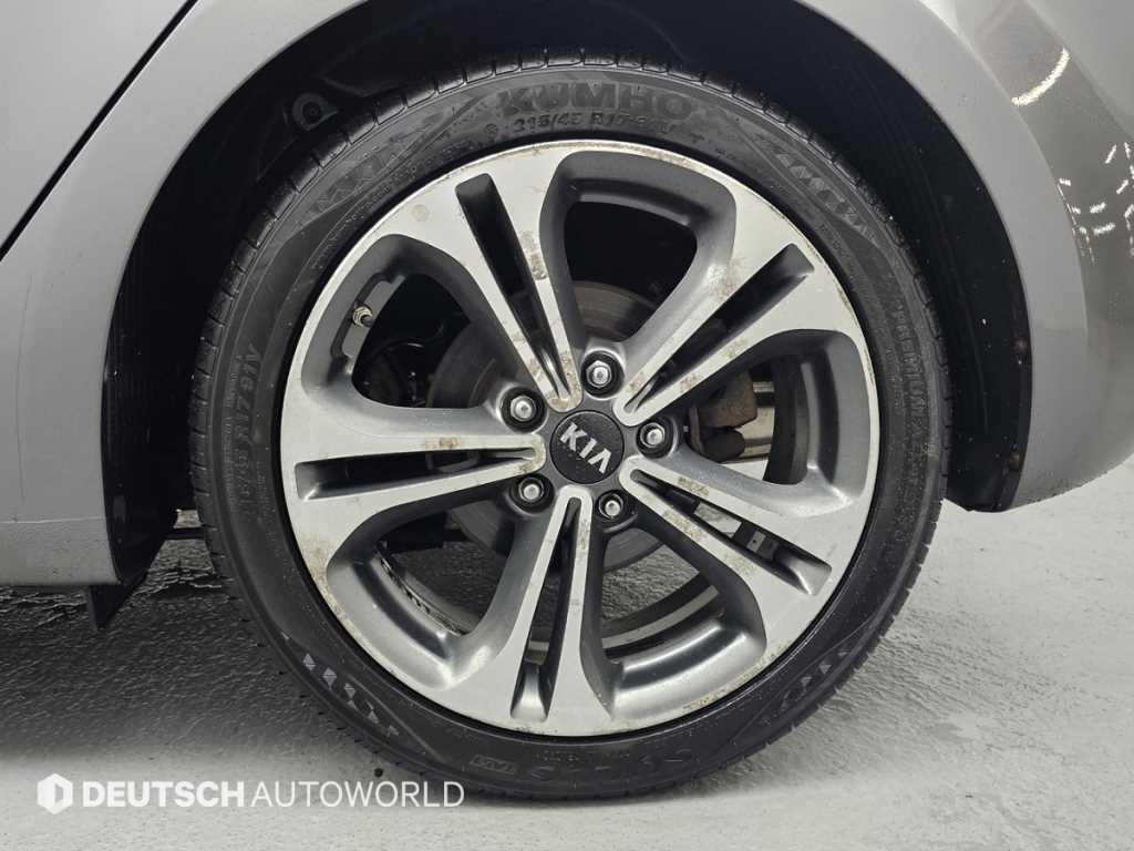 KIA K3 - Vista 5