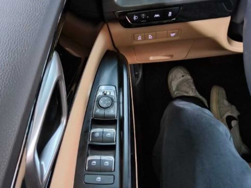 KIA Carnival - Vista 2