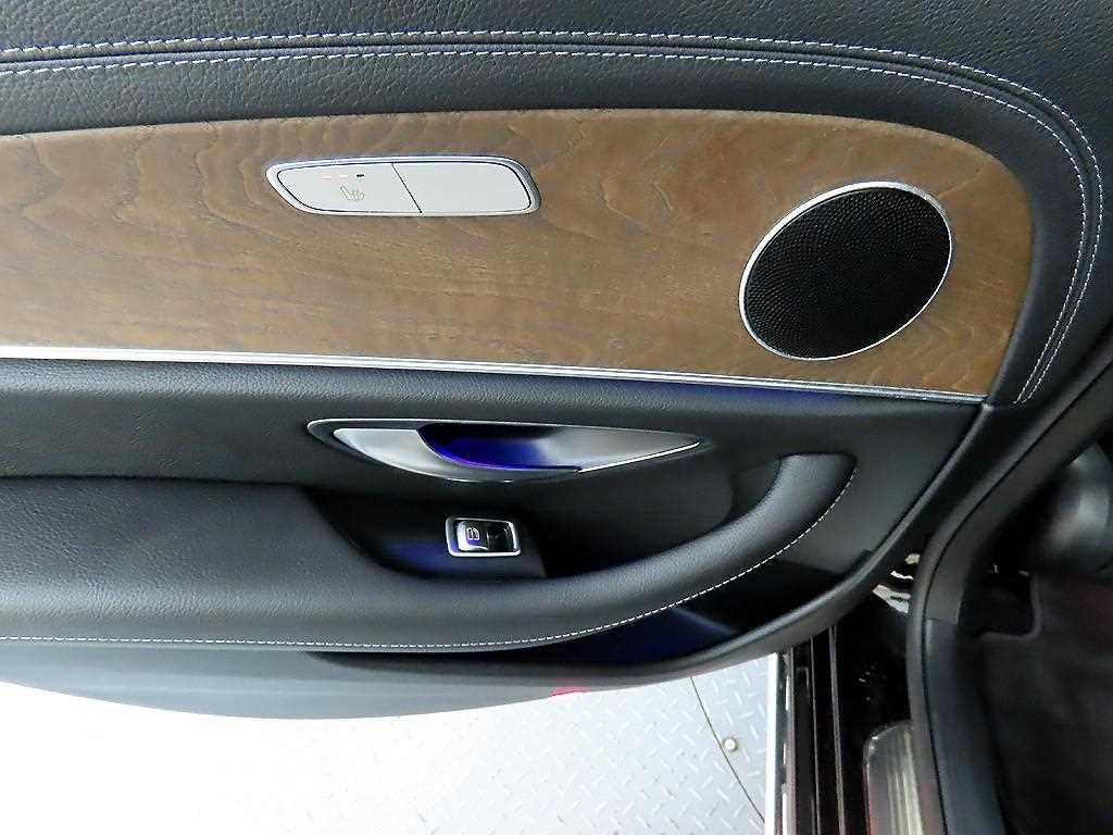 Mercedes Benz E class - Vista 12