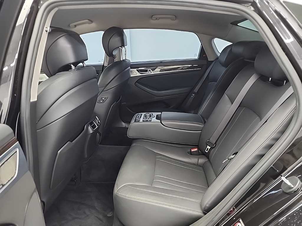 Genesis G80 - Vista 12
