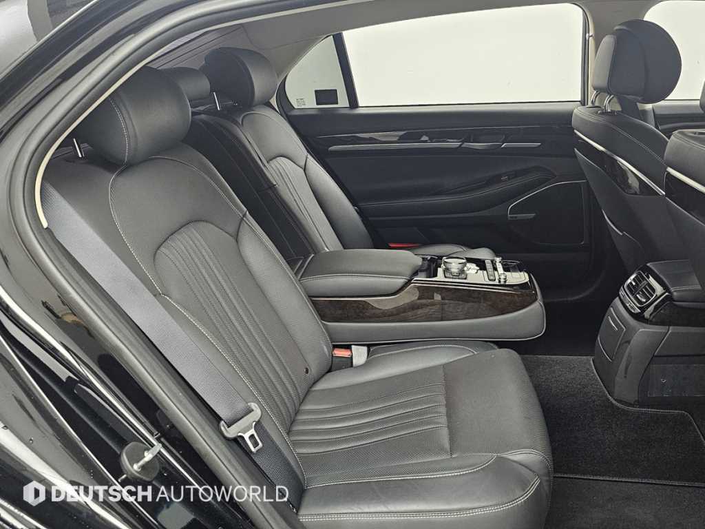 Genesis G90 - Vista 12