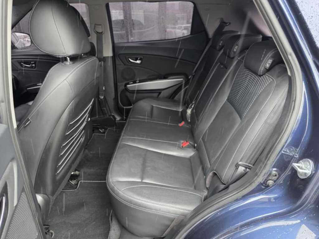 Ssangyong Tivoli - Vista 8