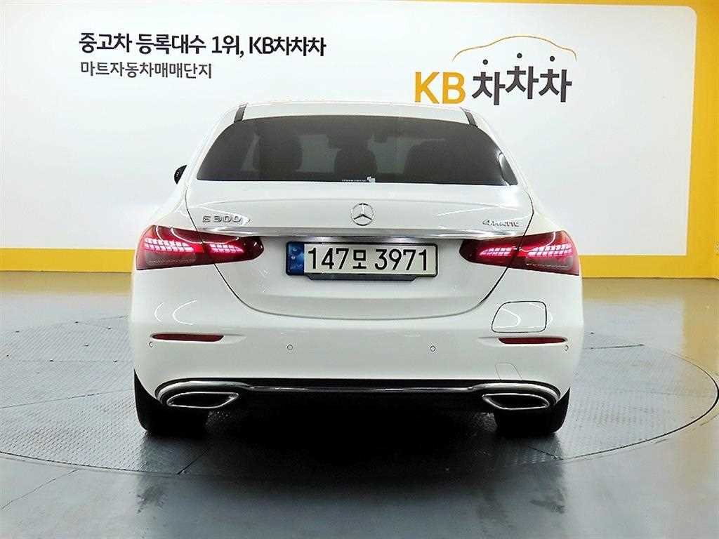 Mercedes Benz E class - Vista 3