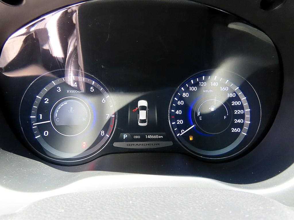 HYUNDAI Grandeur - Vista 9