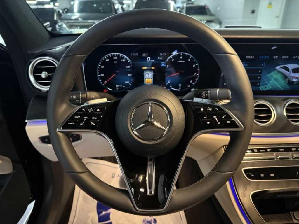 Mercedes Benz E class - Vista 11