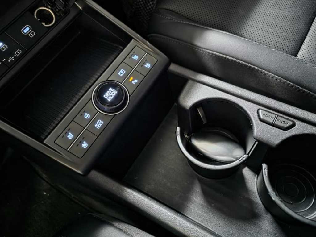 HYUNDAI Kona - Vista 9
