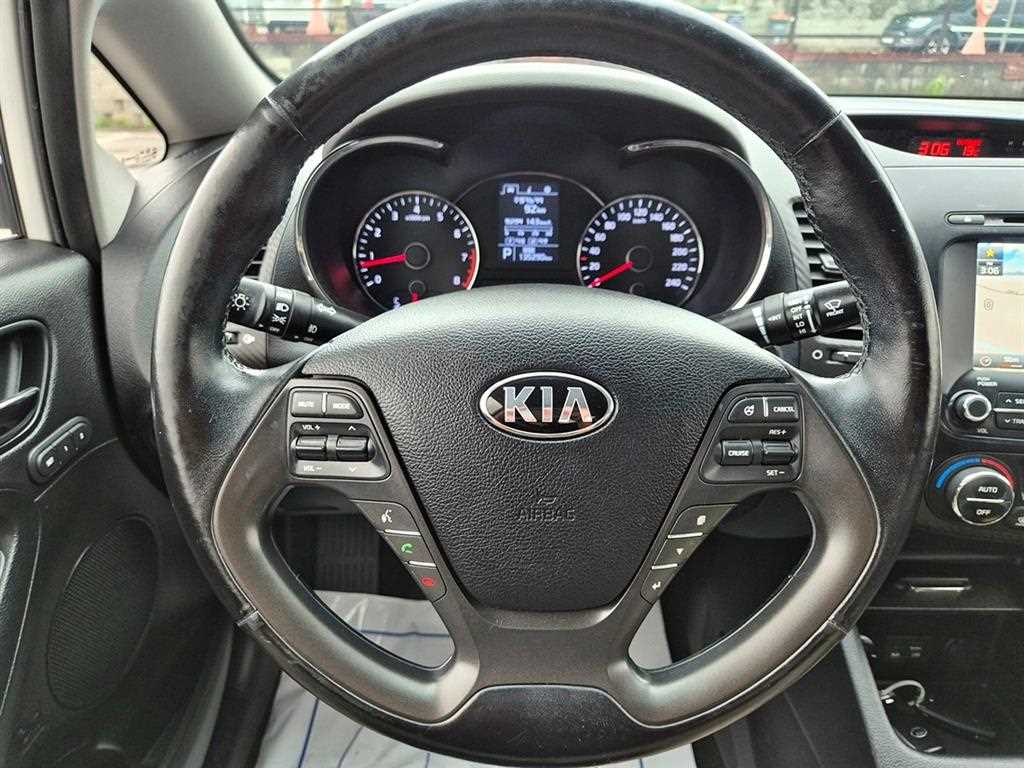 KIA K3 2014 Blanco - Importación desde Corea - HF Imports Iquique - Foto 15