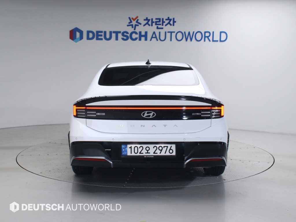 HYUNDAI Sonata - Vista 4