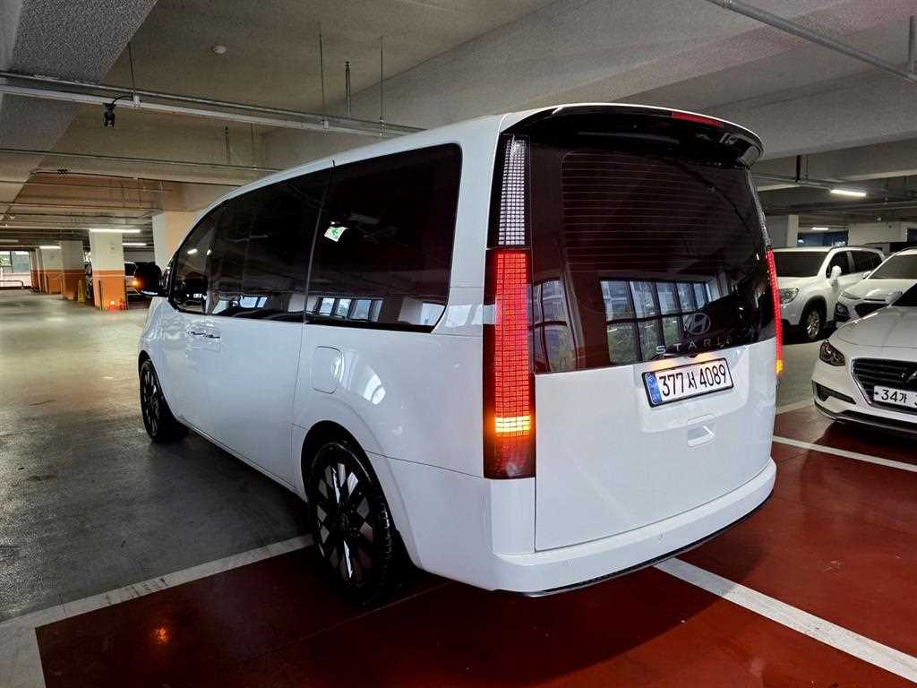 HYUNDAI Staria - Vista 5