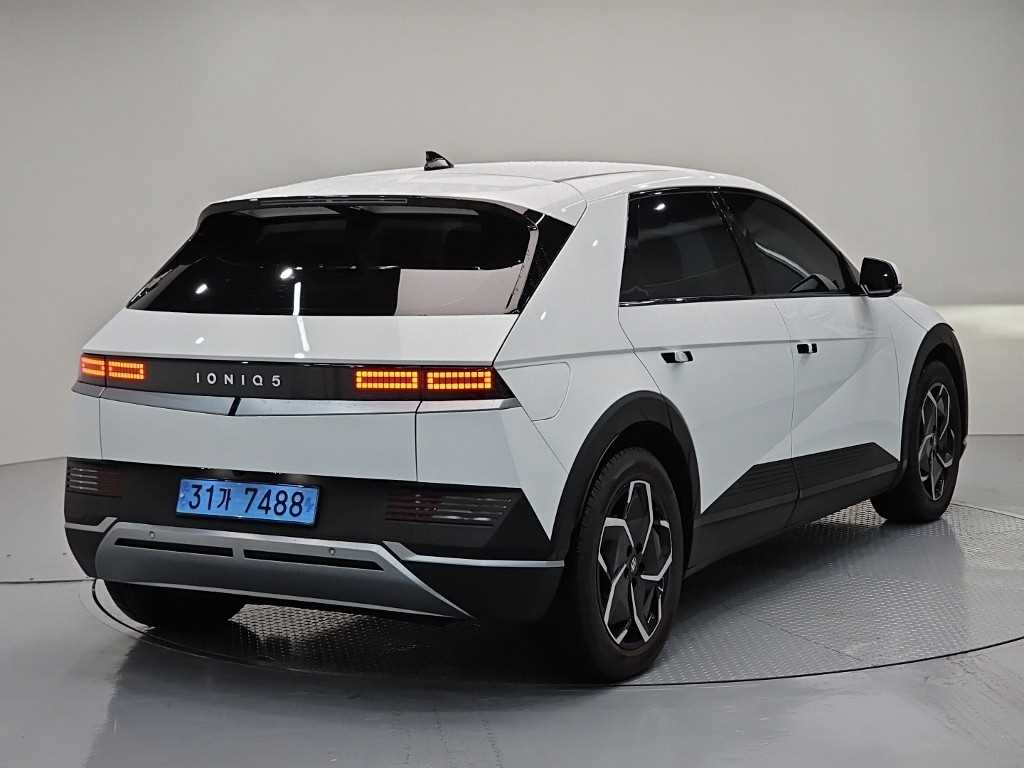 HYUNDAI Ioniq 5 - Vista 4