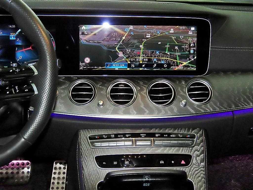 Mercedes Benz E class - Vista 11