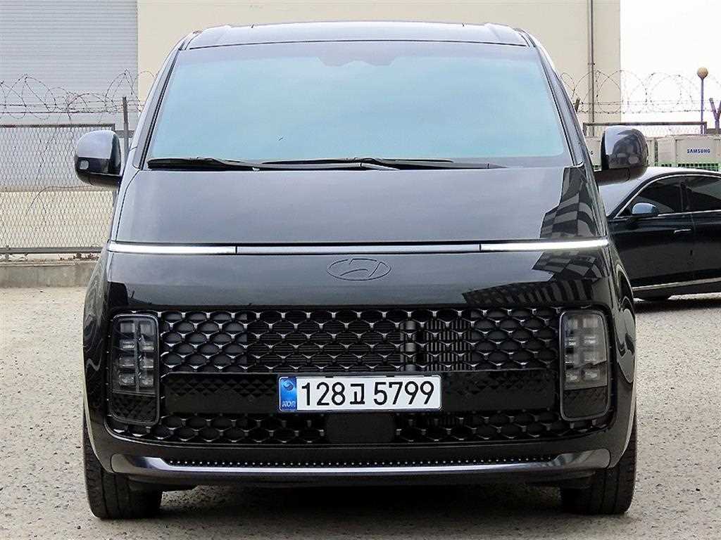 HYUNDAI Staria 2025 Negro - Importación desde Corea - HF Imports Iquique - Foto 1
