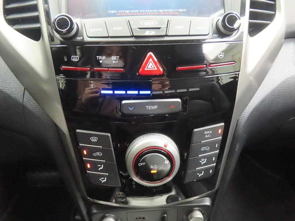Ssangyong Tivoli - Vista 12