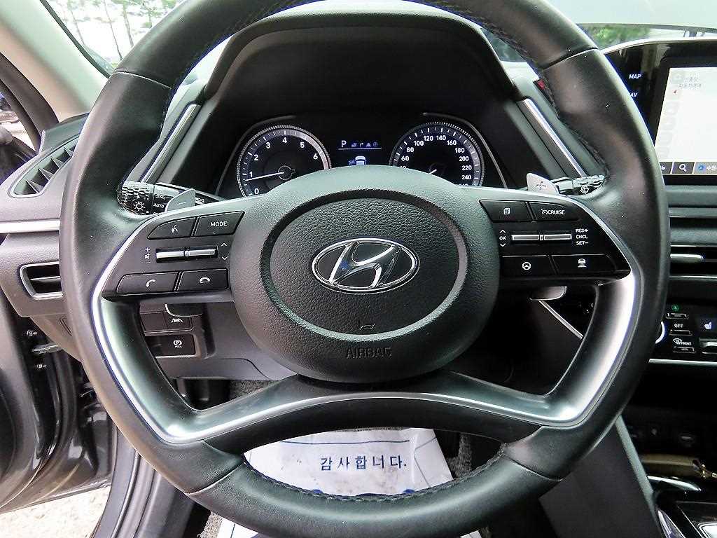 HYUNDAI Sonata - Vista 8