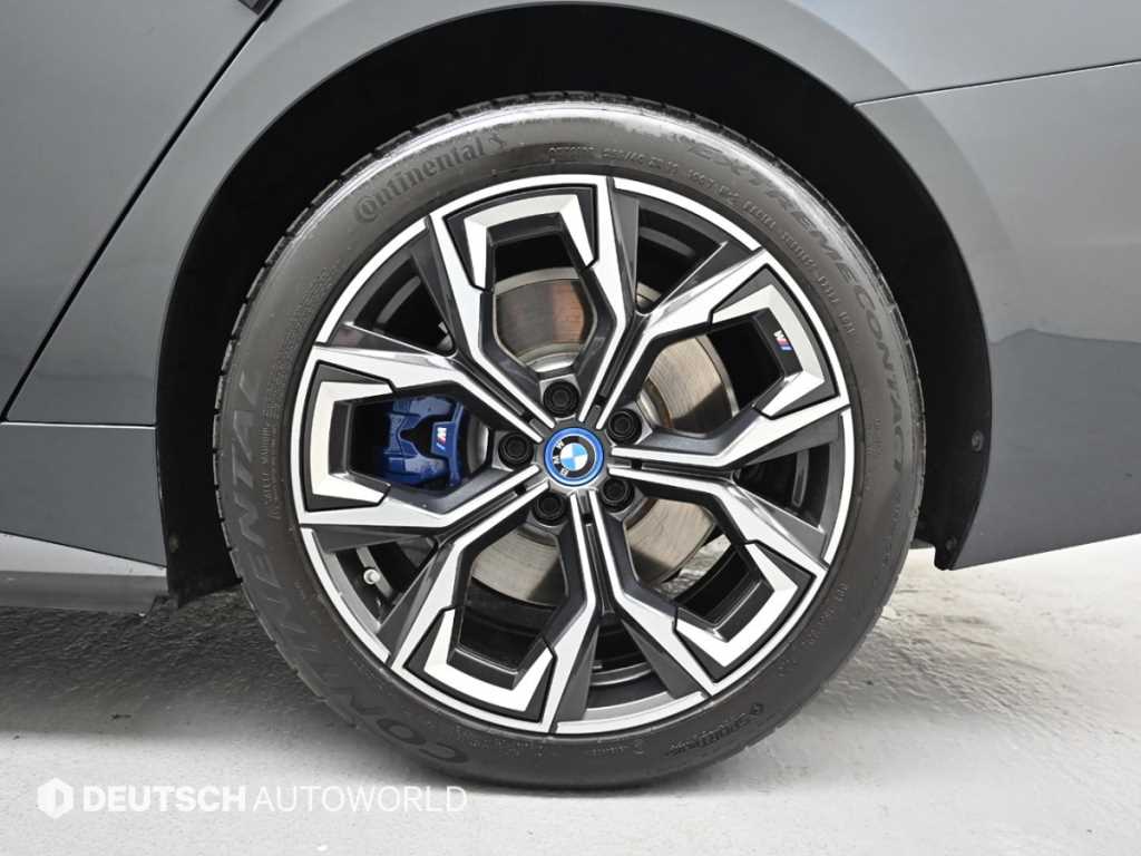 BMW i4 - Vista 5