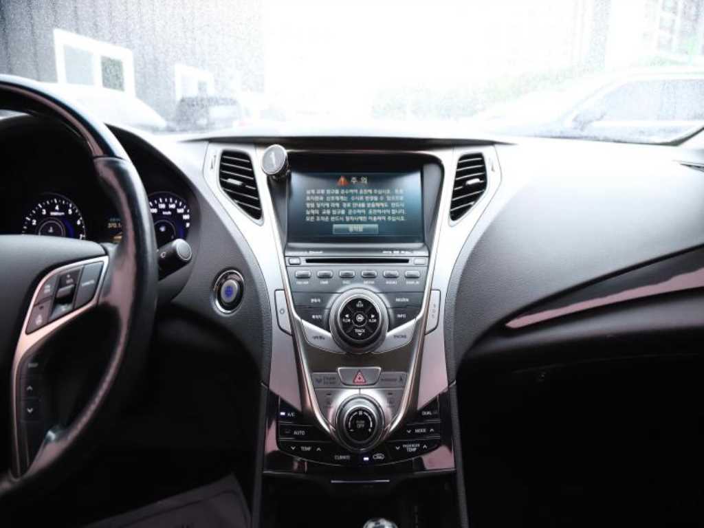 HYUNDAI Grandeur - Vista 8