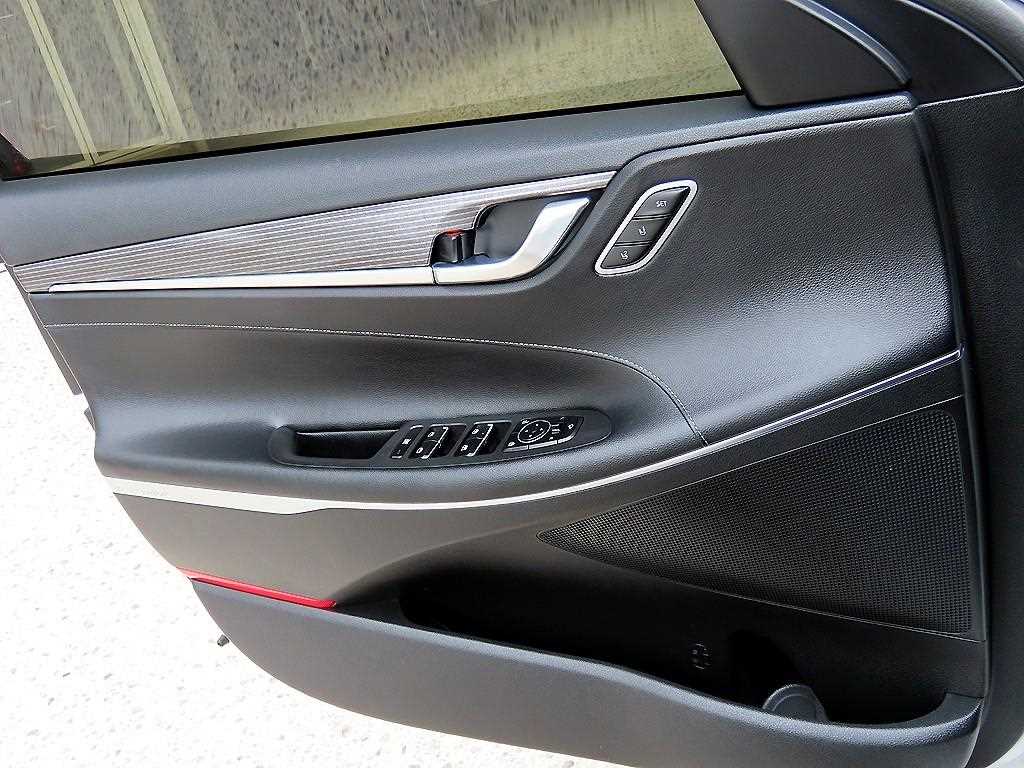 HYUNDAI Grandeur - Vista 11