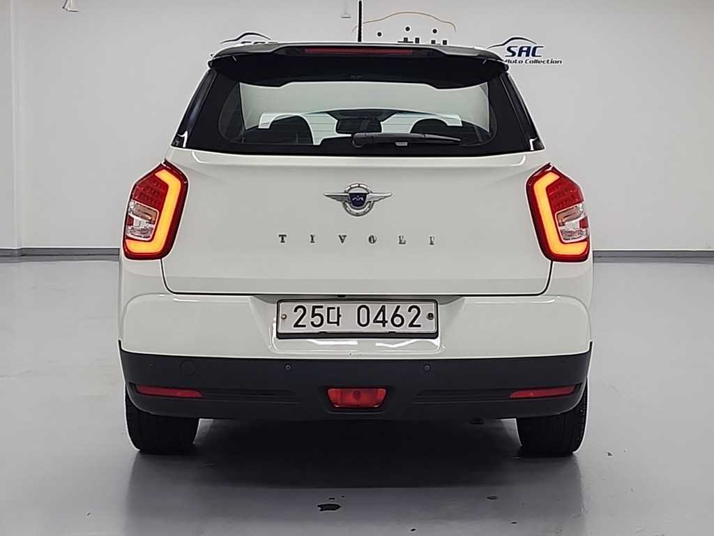 Ssangyong Tivoli - Vista 3