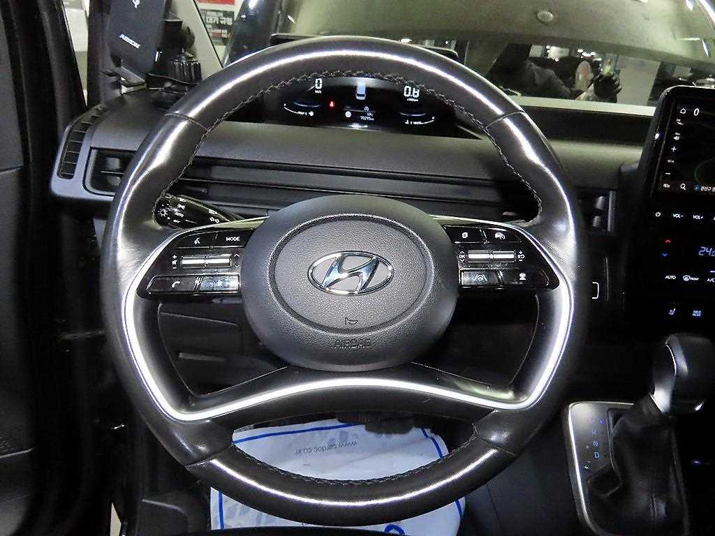 HYUNDAI Staria - Vista 8