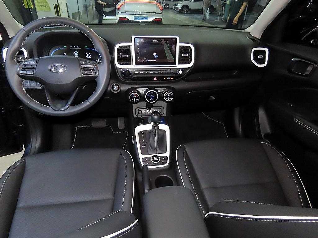 HYUNDAI Venue - Vista 10