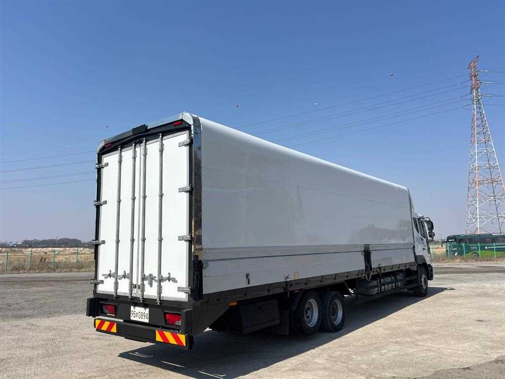 medium and large cargo truck - Vista 4