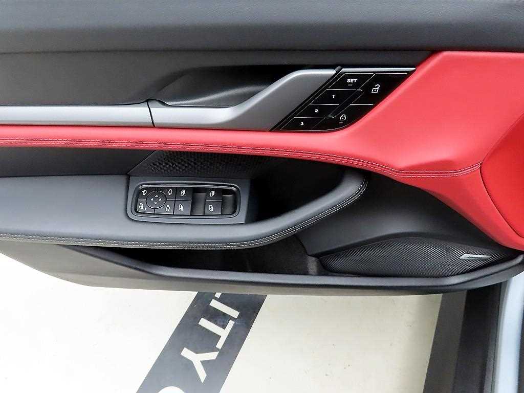 Porsche Taycan - Vista 10