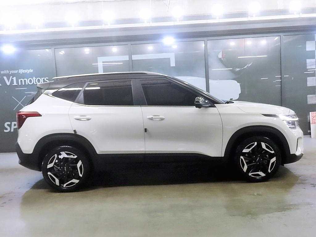 KIA Seltos - Vista 3