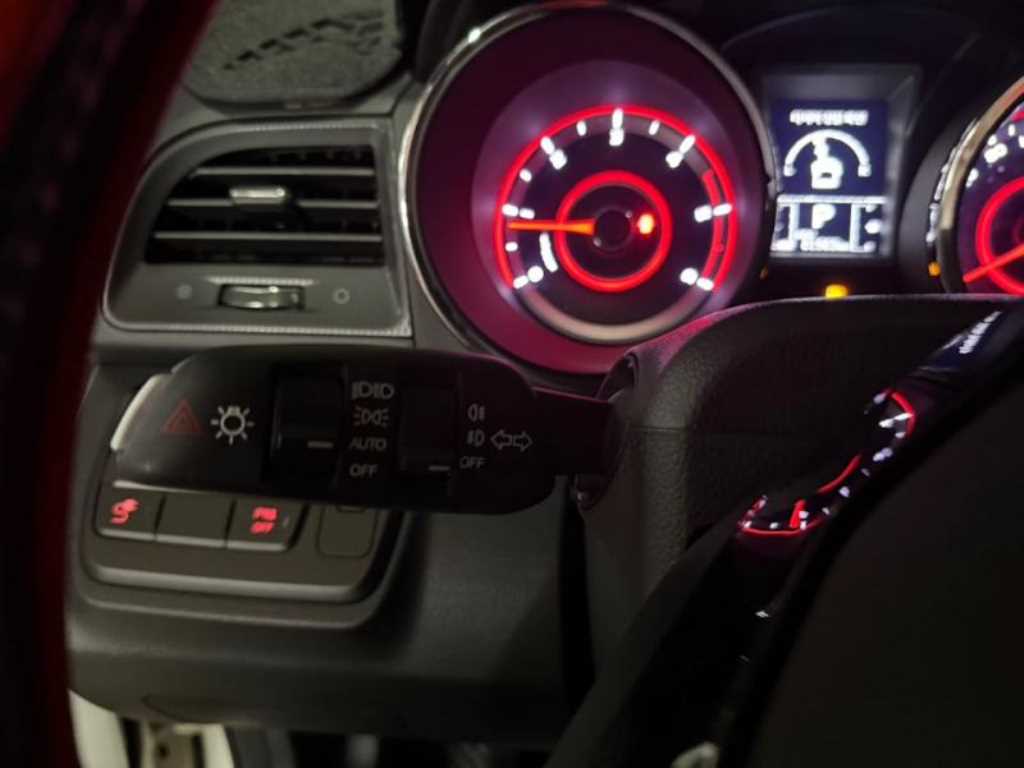 Ssangyong Tivoli 2017 - Importación desde Corea - HF Imports Iquique - Foto 17