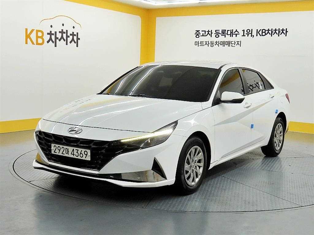 HYUNDAI Avante - Vista 2