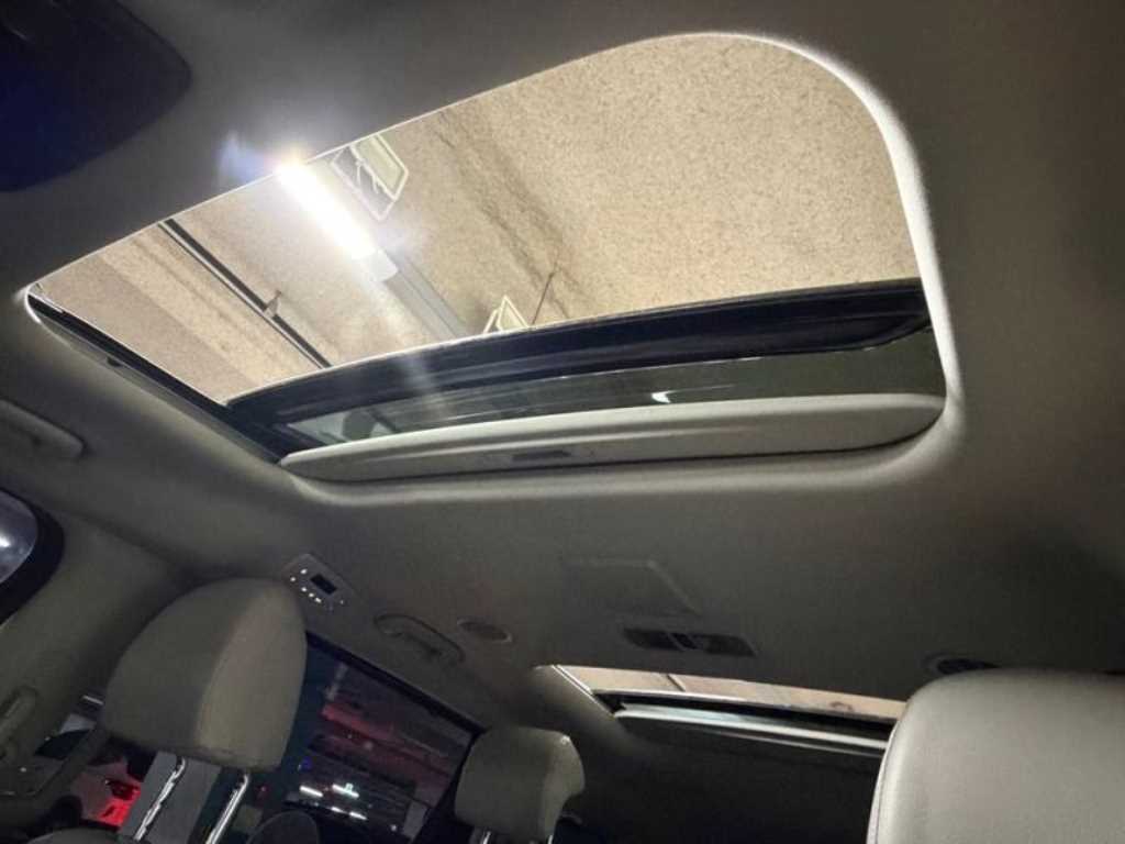 KIA Carnival - Vista 11