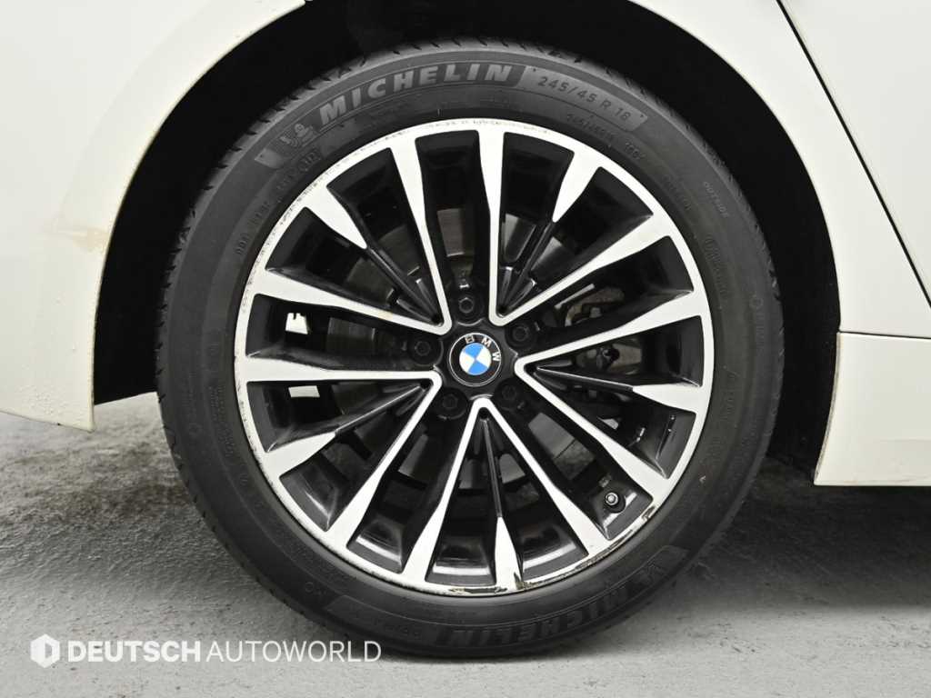 BMW 5 Series - Vista 5
