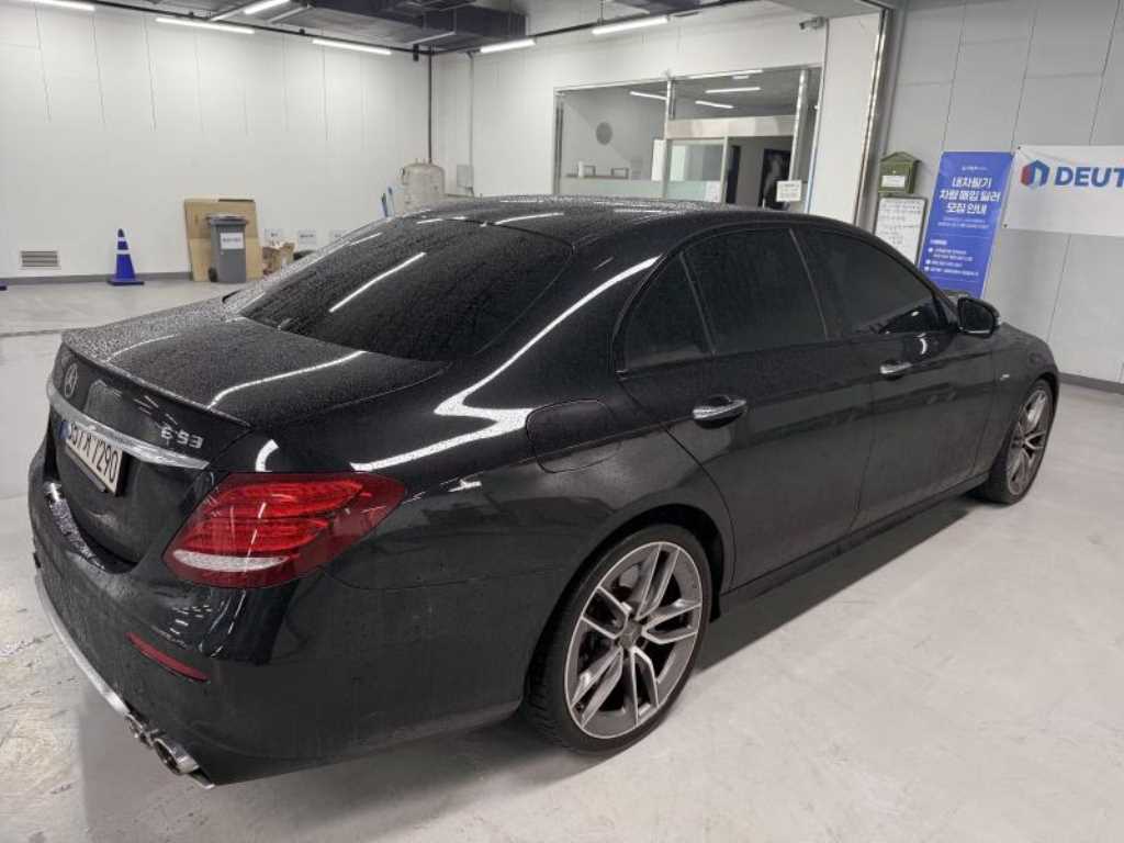Mercedes Benz E class - Vista 4