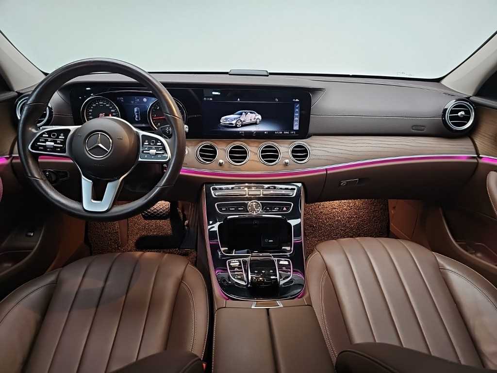 Mercedes Benz E class - Vista 7