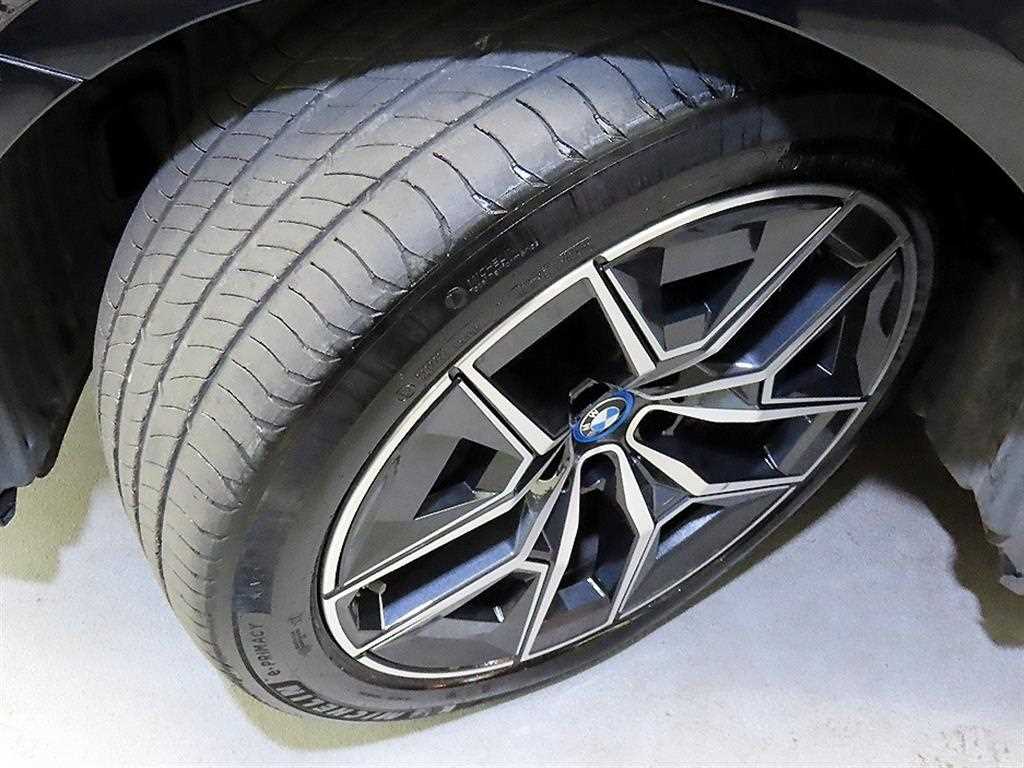 BMW i5 2024 Negro - Importación desde Corea - HF Imports Iquique - Foto 20